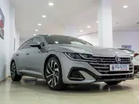 Usado VW Arteon R-line 150 CV (110 kW) 2021 Gris / plata Familiar