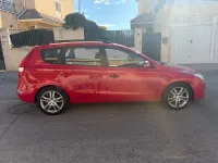 Usado Hyundai i30 Style 115 CV (84 kW) 2008 Rojo Familiar