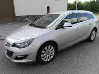 Usado Opel Astra Sportive 165 CV (121 kW) 2013 Gris / plata Berlina