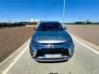 Usado Mitsubishi Outlander P-HEV 224 CV (164 kW) 2020 Gris / plata SUV