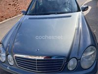 Usado Mercedes E220 Classic 150 CV (110 kW) 2004 Azul Berlina
