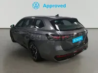Usado VW Passat R-line 150 CV (110 kW) 2025 Gris / plata Familiar