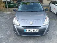 Usado Renault Clio IV 75 CV (55 kW) 2012 Gris / plata Berlina