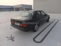 Usado Mercedes 190 126 CV (92 kW) 1990 Azul Berlina