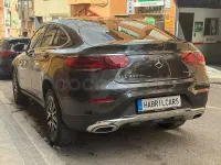Usado Mercedes GLC300e 306 CV (225 kW) 2022 Gris / plata Coupe