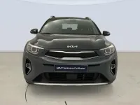 Usado Kia Stonic 101 CV (74 kW) 2022 Gris oscuro SUV