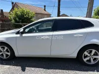 Usado Volvo V40 Kinetic 120 CV (88 kW) 2015 Blanco Berlina