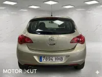 Usado Opel Astra Excellence 140 CV (102 kW) 2014 Verde Berlina