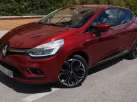 Begagnad Renault Clio IV 90 HK (66 kW) 2017 Röd Halvkombi