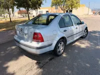 Usado VW Bora Conceptline 90 CV (66 kW) 1999 Gris / plata Berlina