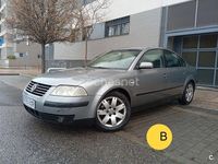 Usado VW Passat Highline 170 CV (125 kW) 2002 Gris / plata Berlina