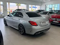 Usado Mercedes C300 245 CV (180 kW) 2019 Gris / plata Berlina