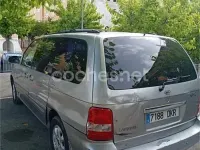 Usado Kia Carnival LX 144 CV (105 kW) 2005 Gris / plata Monovolumen