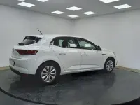 Usado Renault Mégane II Life 115 CV (84 kW) 2021 Blanco Berlina