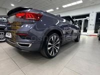 Usado VW T-Roc R-line 150 CV (110 kW) 2021 Gris / plata SUV