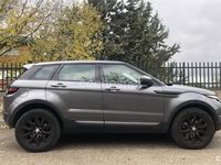 Usado Land Rover Range Rover evoque HSE 150 CV (110 kW) 2018 Gris / plata SUV