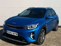 Usado Kia Stonic 100 CV (73 kW) 2025 Azul SUV