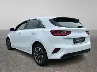 Usado Kia Ceed 100 CV (73 kW) 2024 Blanco Utilitario