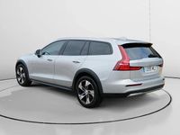 Begagnad Volvo V60 Core 197 HK (144 kW) 2023 Grå Kombi