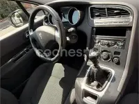 Usado Peugeot 5008 Style 130 CV (95 kW) 2016 Blanco Monovolumen