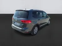 Usado VW Touran Advance 150 CV (110 kW) 2019 Gris / plata Monovolumen