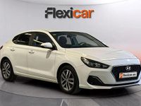 Usado Hyundai i30 120 CV (88 kW) 2018 Blanco Berlina