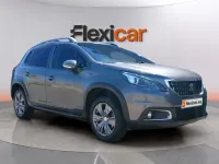 Usado Peugeot 2008 Signature Sky 82 CV (60 kW) 2019 Gris SUV