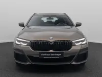 Usado BMW 530e Comfort Edition 292 CV (214 kW) 2022 Gris / plata Familiar