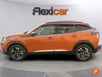 Usado Peugeot 2008 Active 100 CV (73 kW) 2023 Naranja SUV
