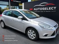 Usado Ford Focus Trend 109 CV (80 kW) 2011 Gris / plata Berlina