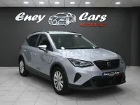 Usado Seat Arona Style 110 CV (80 kW) 2022 Gris / plata SUV