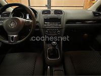 Usado VW Golf VII Advance 105 CV (77 kW) 2012 Rojo Berlina