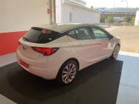 Usado Opel Astra Selective 136 CV (100 kW) 2018 Blanco Berlina