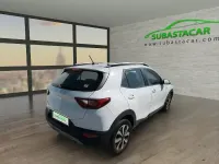 Usado Kia Stonic 100 CV (73 kW) 2021 Blanco SUV