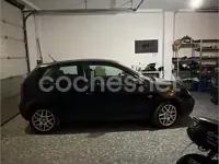 Usado VW Polo GT 100 CV (73 kW) 2005 Negro Utilitario