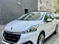 Usado Peugeot 208 Allure 82 CV (60 kW) 2017 Blanco Utilitario