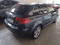 Usado Audi A3 Ambition 105 CV (77 kW) 2010 Gris / plata Utilitario