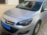 Usado Opel Astra Selective 110 CV (80 kW) 2012 Blanco Berlina