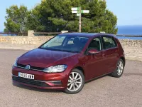 Usado VW Golf VII Advance 115 CV (84 kW) 2019 Granate Berlina