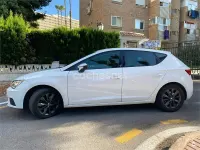 Usado Seat Leon Style 130 CV (95 kW) 2018 Blanco Berlina