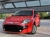 Usado Fiat Punto Evo Life 75 CV (55 kW) 2011 Rojo Utilitario
