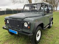 Usado Land Rover Defender S 122 HP (89 kW) 2011 Verde Carrinha
