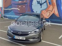 Usado Opel Astra Dynamic 125 CV (91 kW) 2017 Gris / plata Berlina