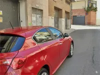 Usado Alfa Romeo Giulietta Distinctive 140 CV (102 kW) 2012 Rojo Utilitario