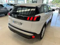 Usado Peugeot 3008 Active 130 CV (95 kW) 2019 Blanco SUV