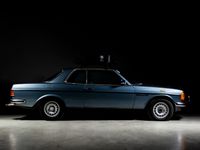 Usado Mercedes 280 185 CV (136 kW) 1977 Azul