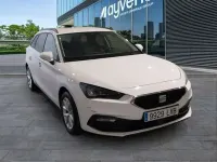 Usado Seat Leon Style 116 CV (85 kW) 2021 Blanco Familiar