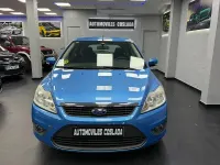 Usado Ford Focus Trend 90 CV (66 kW) 2009 Azul Berlina
