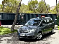 Usado Opel Zafira Cosmo 120 CV (88 kW) 2009 Gris / plata Monovolumen