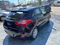 Usado Hyundai i30 100 CV (73 kW) 2014 Negro Berlina